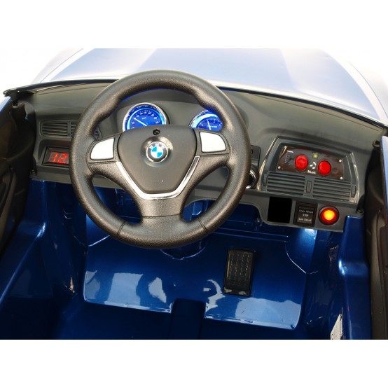 BMW X6 s 2.4G dálkovým ovládáním a čalouněnou sedačkou, 12V, LAKOVANÉ MODROU METALÍZOU, rozbaleno